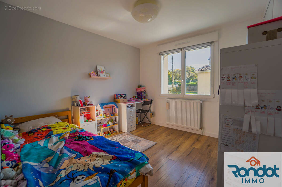 Maison à IS-SUR-TILLE