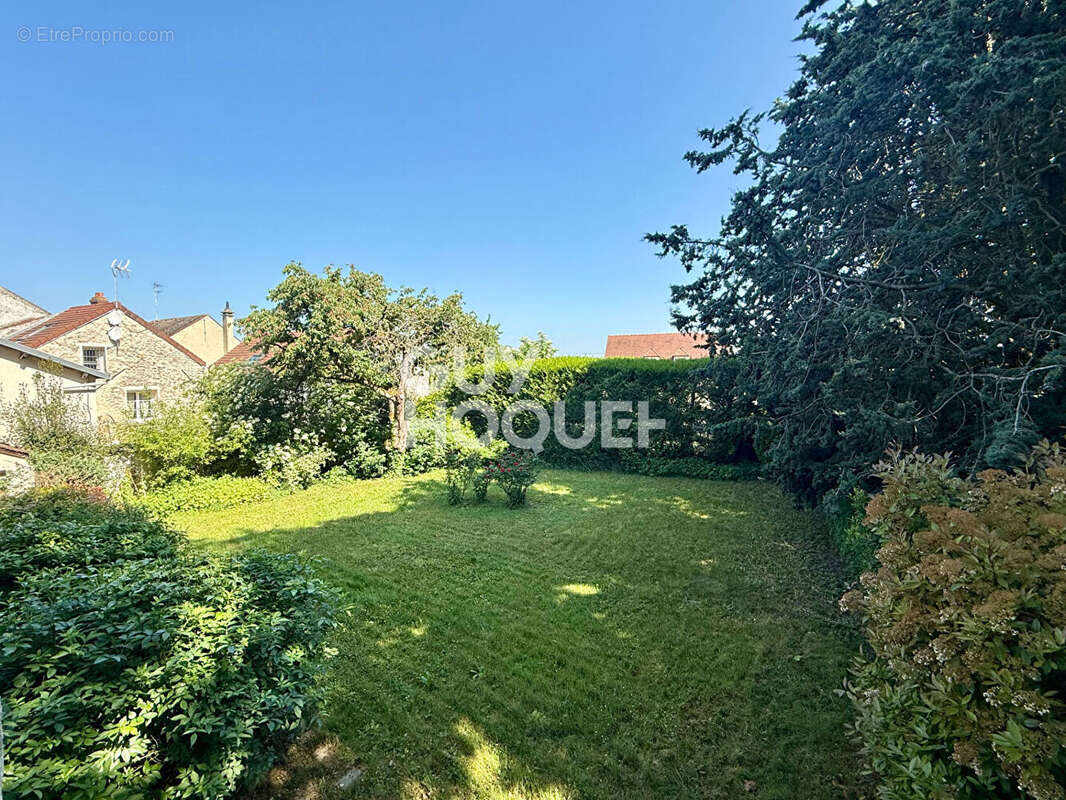 Maison à MEZIERES-SUR-SEINE