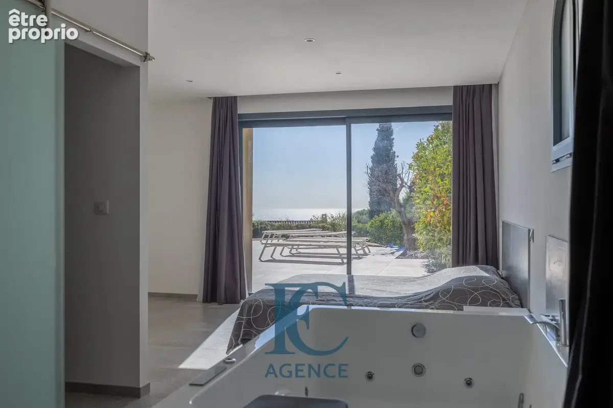 Propriété de 372 m2 vue mer exceptionnelle - photo 7
