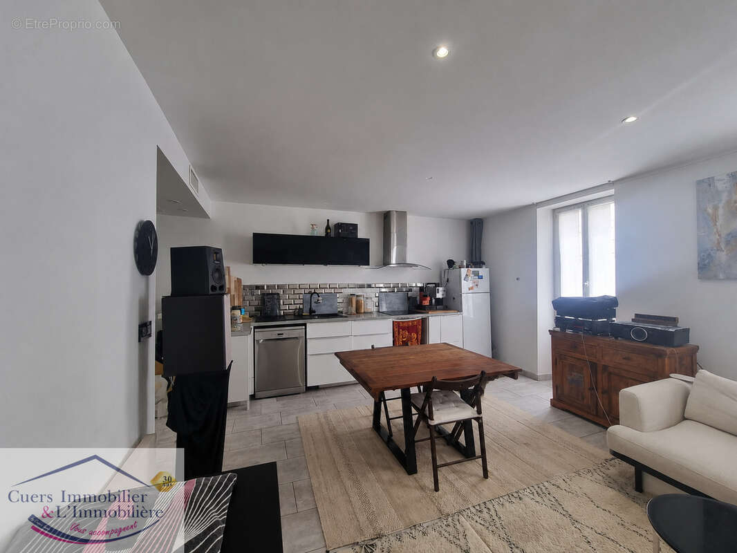 Appartement à LA CRAU