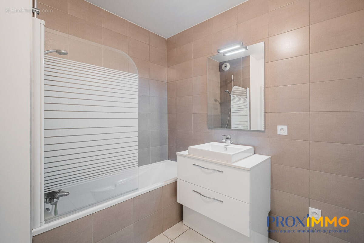 Appartement 66 m² à Saint-Egreve  - photo 8