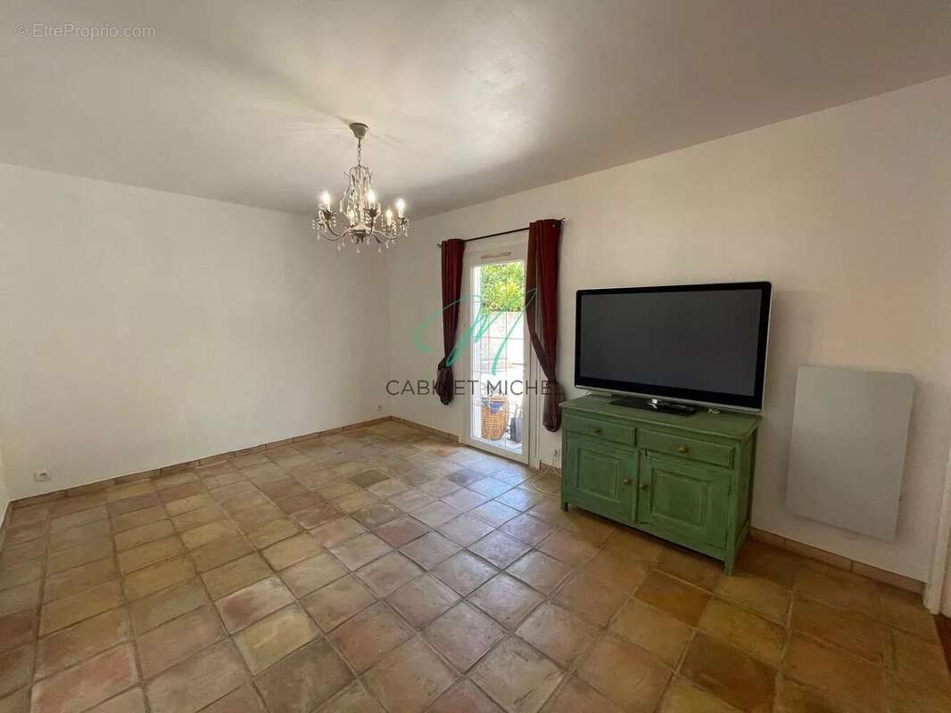 Maison à ROQUEFORT-LES-PINS