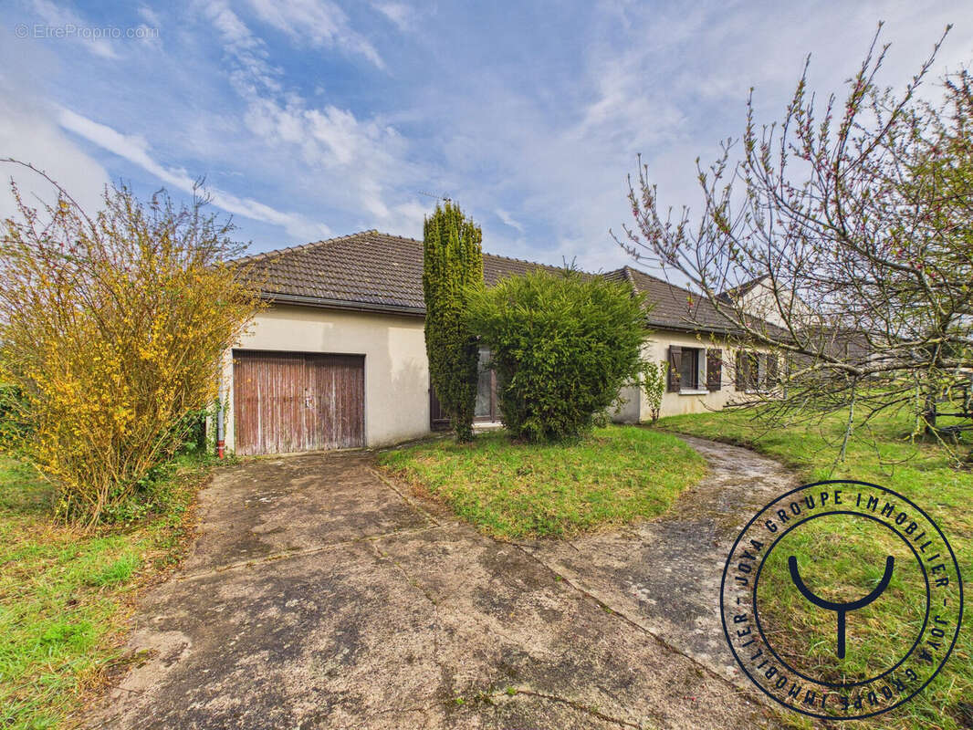 Maison à BERCENAY-LE-HAYER
