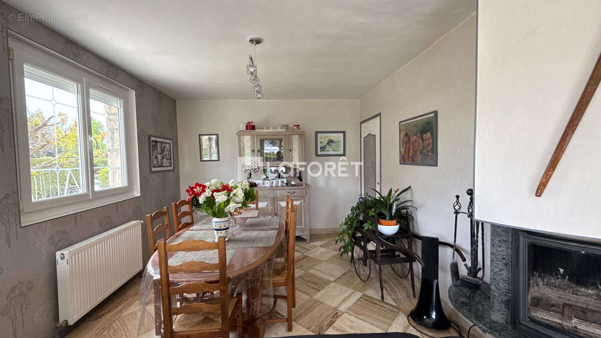 Maison à SAINT-JEAN-DU-CARDONNAY