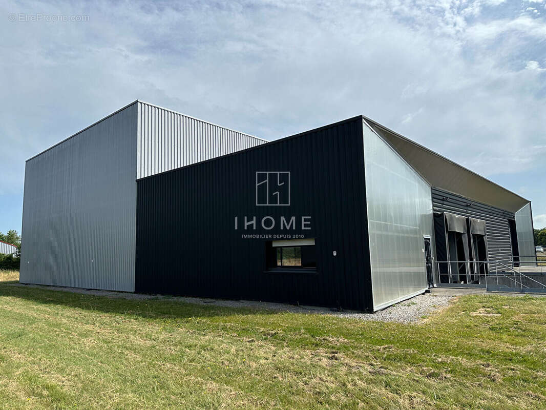 Commerce à LA CHAPELLE-ACHARD