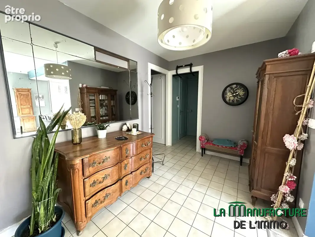 Appartement de type F6 de 140.14 m2 - 4 chambres - 2 balcons - cave - normes PMR / Saint-etienne Anatole Franc - photo 29