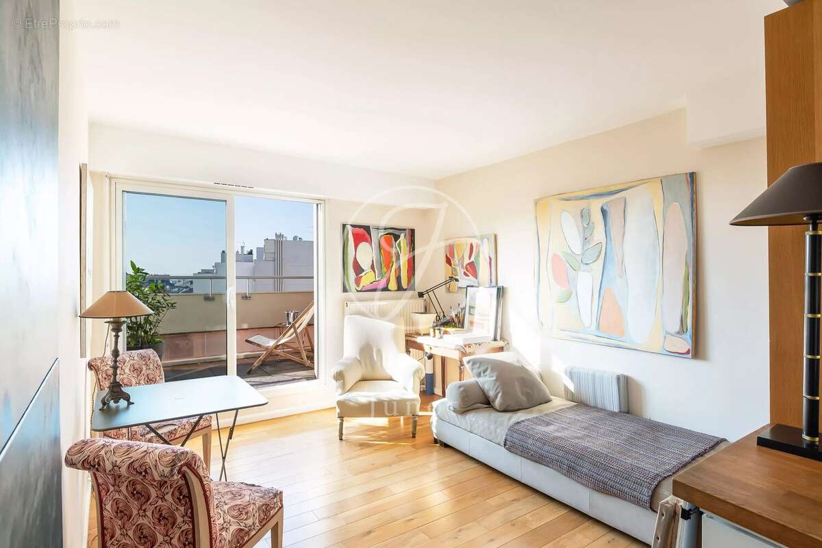 Appartement à PARIS-18E