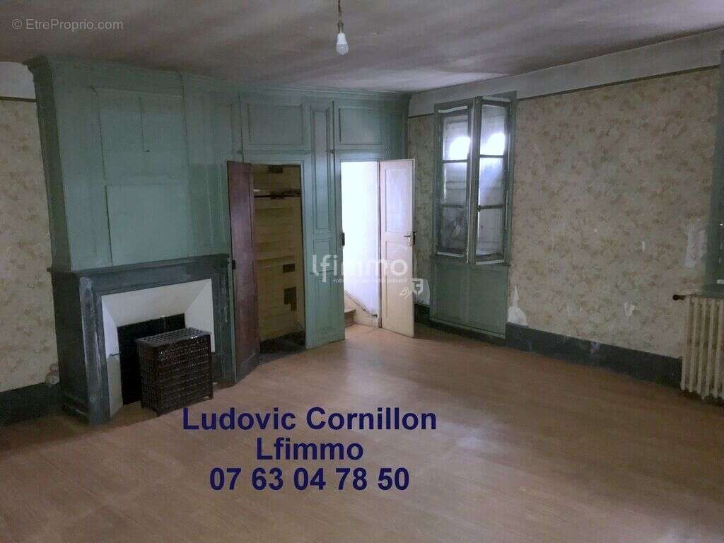 Maison à PIERRE-BUFFIERE