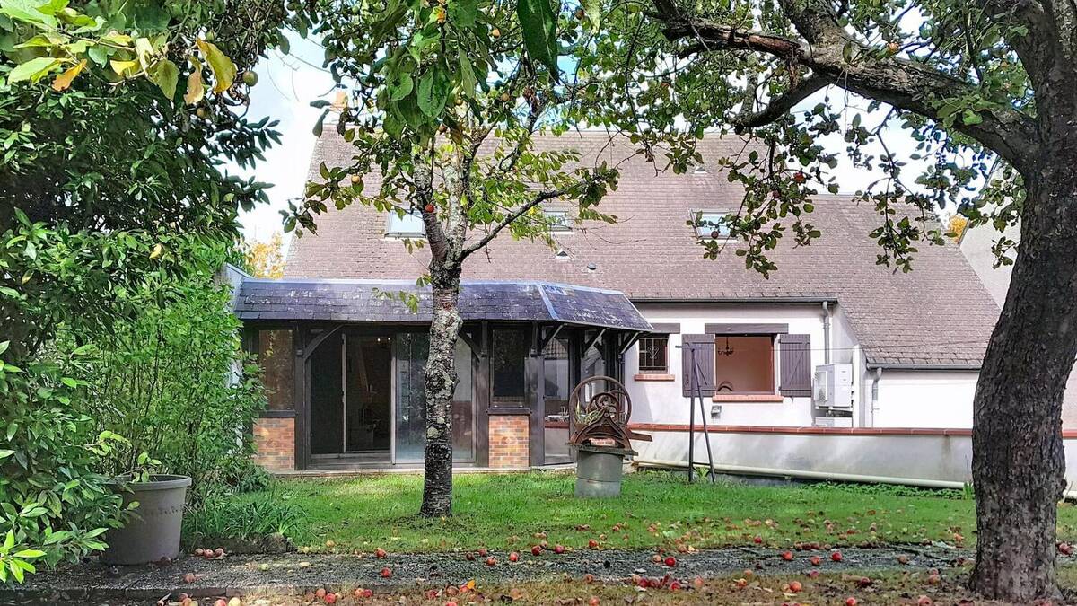 Photo 1 - Maison à SAINT-JEAN-DE-BRAYE