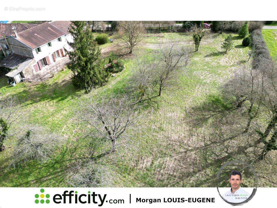 Maison 185 m² à Genouille  - photo 14