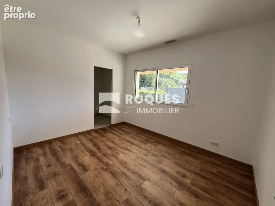 A vendre, villa contemporaine de 220m2 sur un terrain de 1306m2, Bédarieux - photo 23