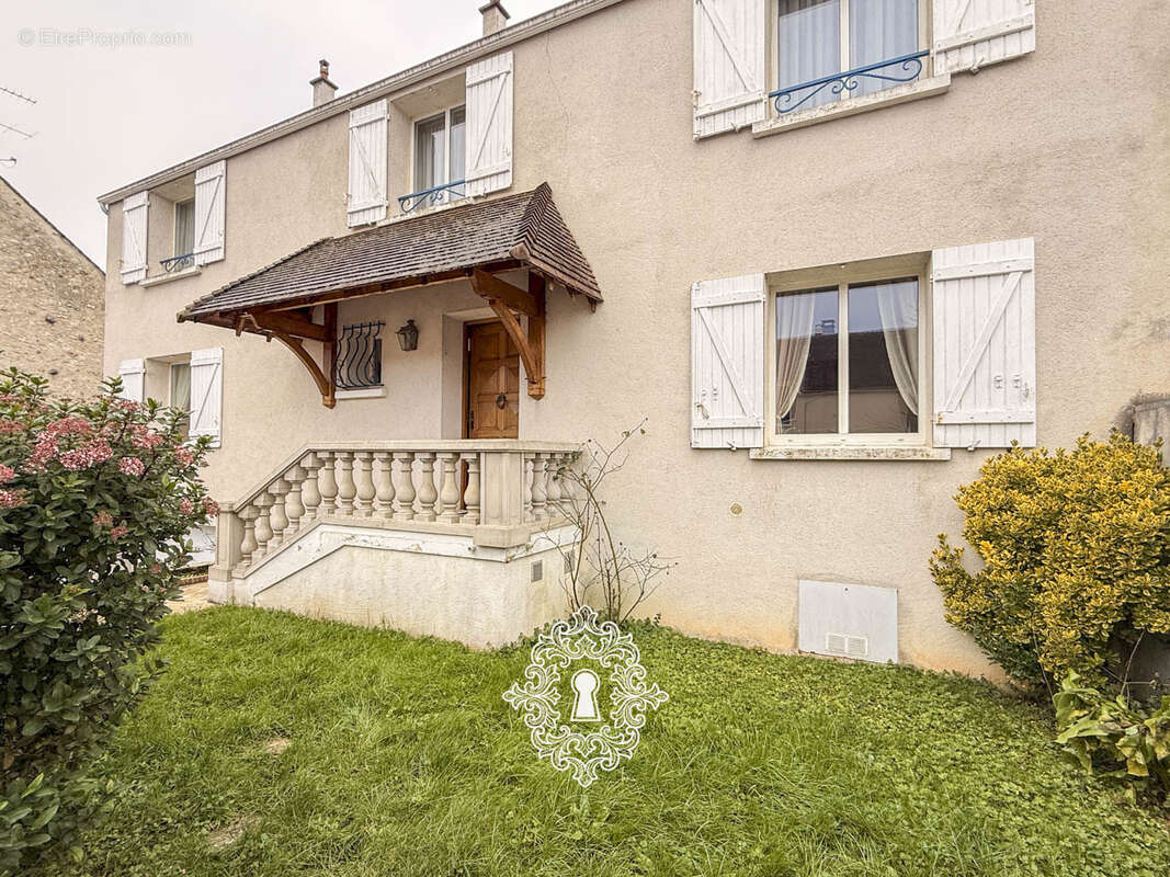 Maison à LONGUEVILLE