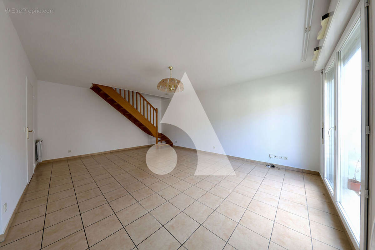 Appartement à SAINT-GERMAIN-LES-CORBEIL