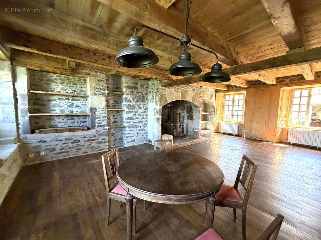 Maison à MARCENAT