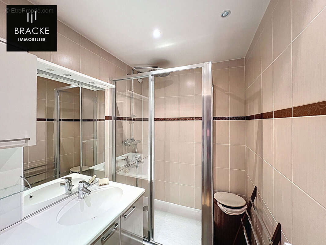 Appartement à COURBEVOIE