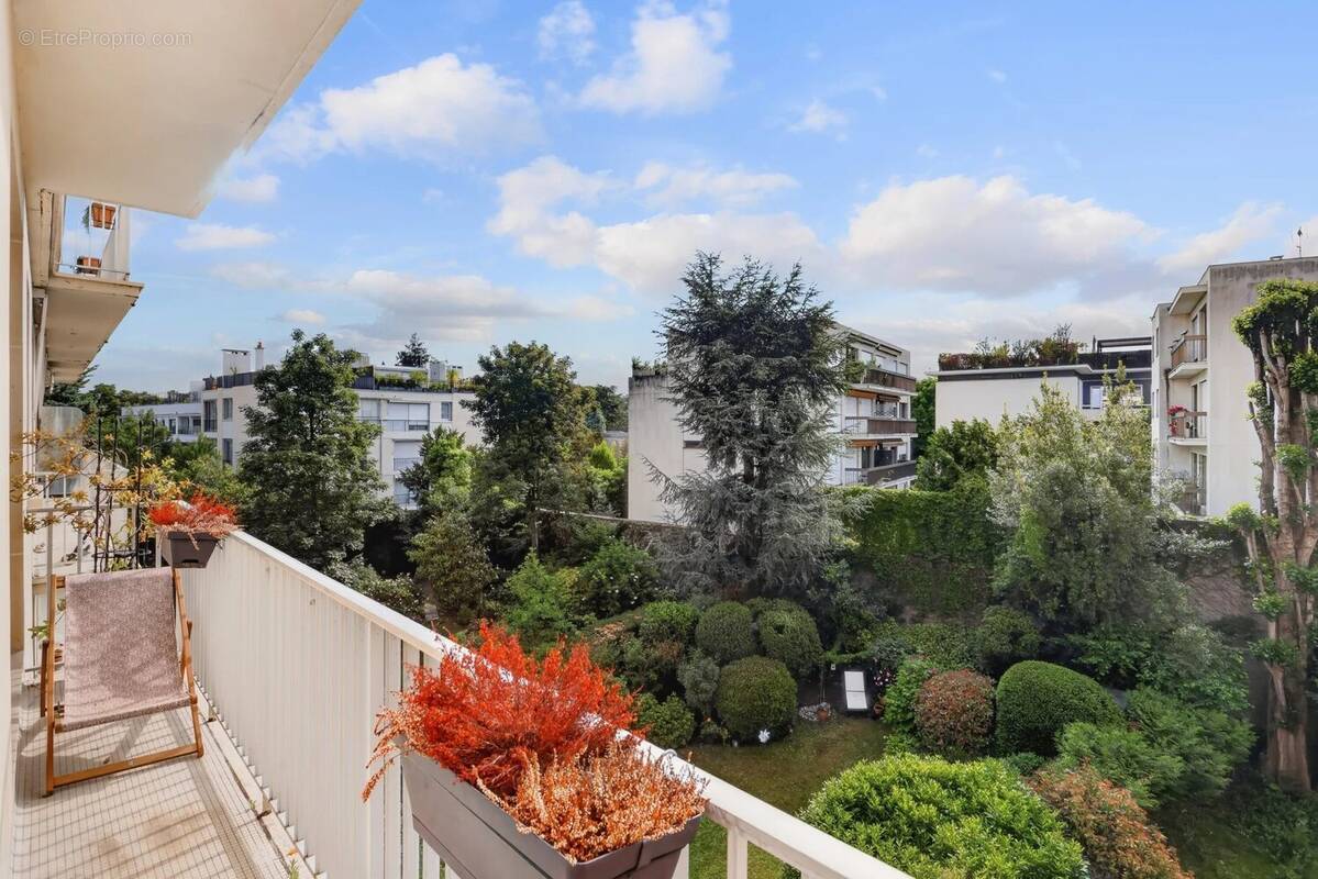 Appartement à NEUILLY-SUR-SEINE