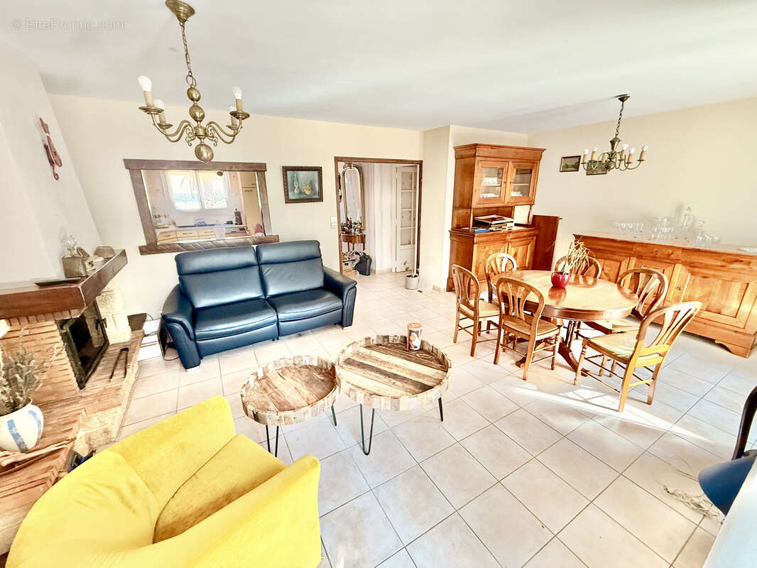 A vendre a saint aignan de grand lieu maison de 130m2 - 3 chambres + 1 bureau - photo 6