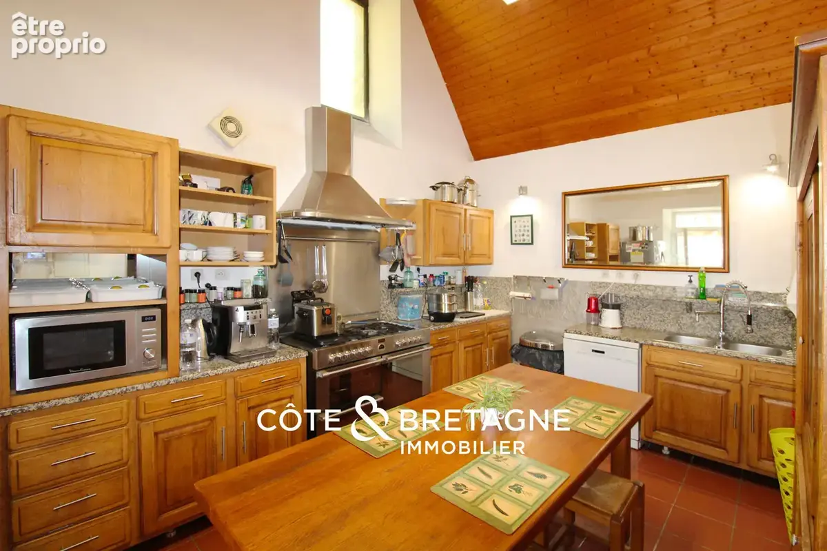 COTE & BRETAGNE IMMOBILIER VOUS PROPOSE : Manoir du XVe siècle inscrit MH à Tréguier   360 m2, 4 chambres, par - photo 6