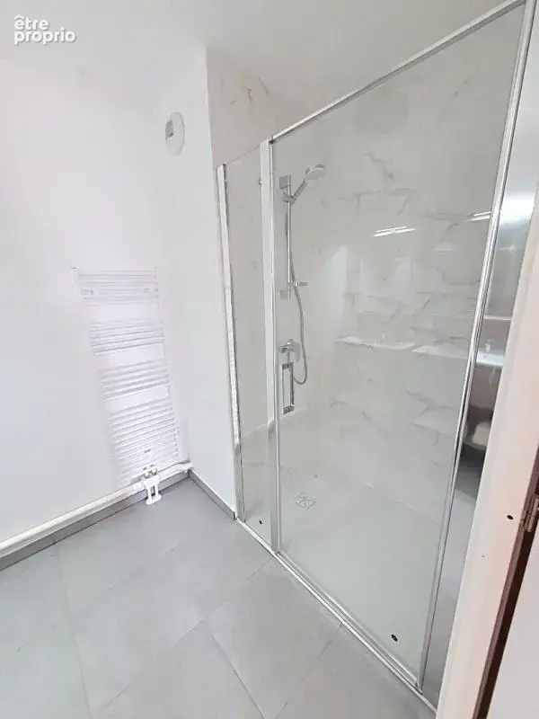 Halluin Appartement récent avec 2 chambres et terrasse 3e et dernier étage - photo 8