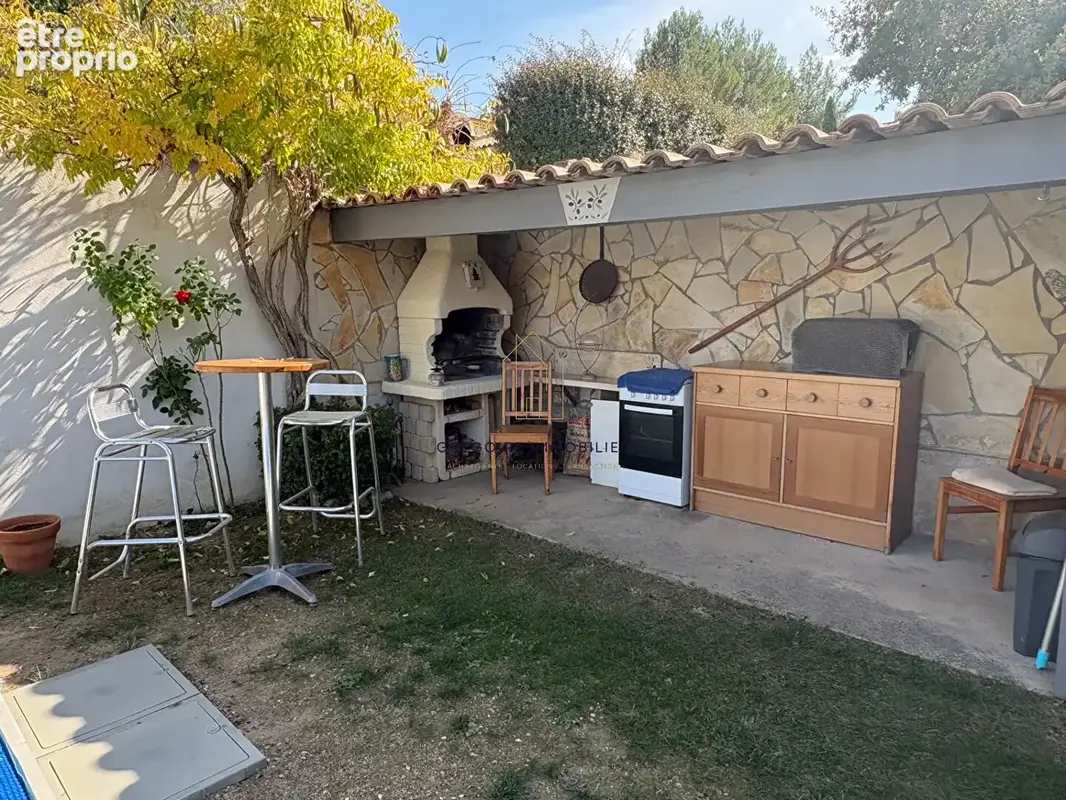 PERTUIS - Maison T4 de plain-pied avec piscine et garage - photo 16