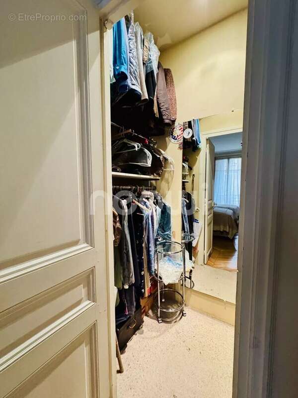 Appartement à PARIS-17E