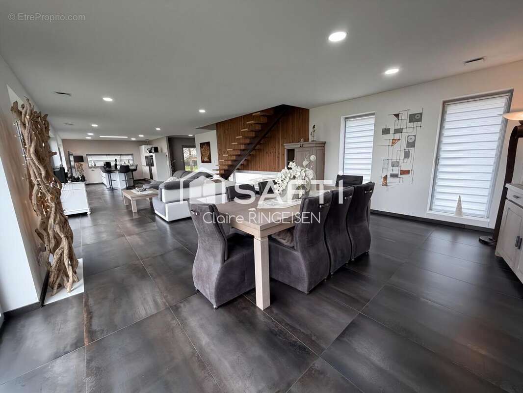 Maison 242 m² à Grundviller  - photo 2