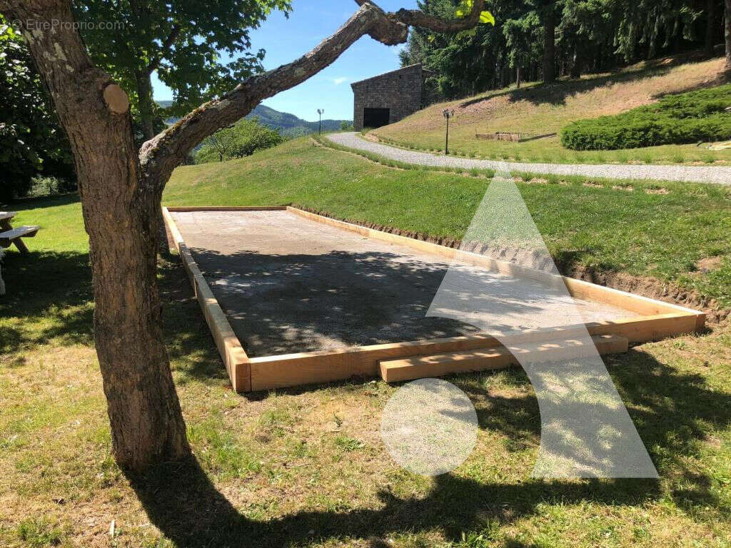 Maison à SAINT-APOLLINAIRE-DE-RIAS