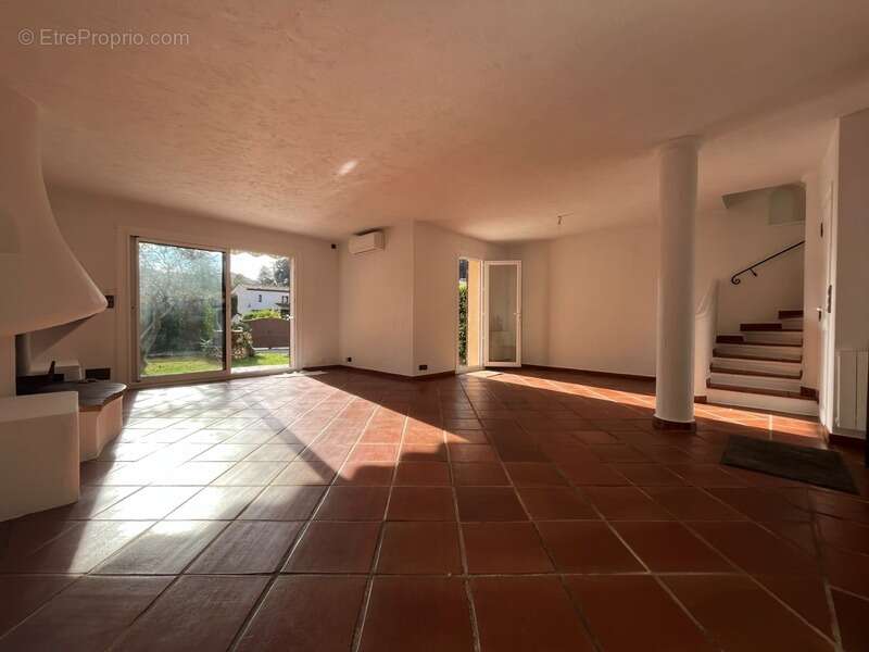 Maison à AURIBEAU-SUR-SIAGNE