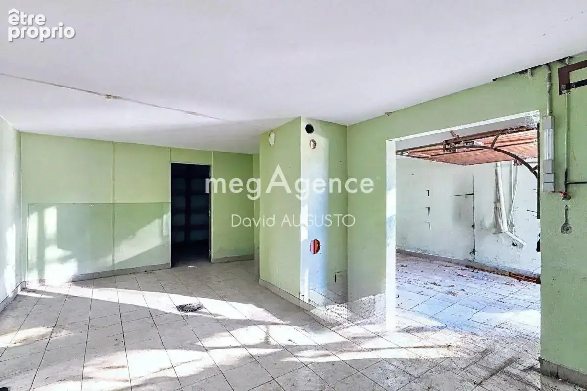 Rare à Tassin le Bourg, maison sur sous-sol complet, terrain de 900m2 - photo 10