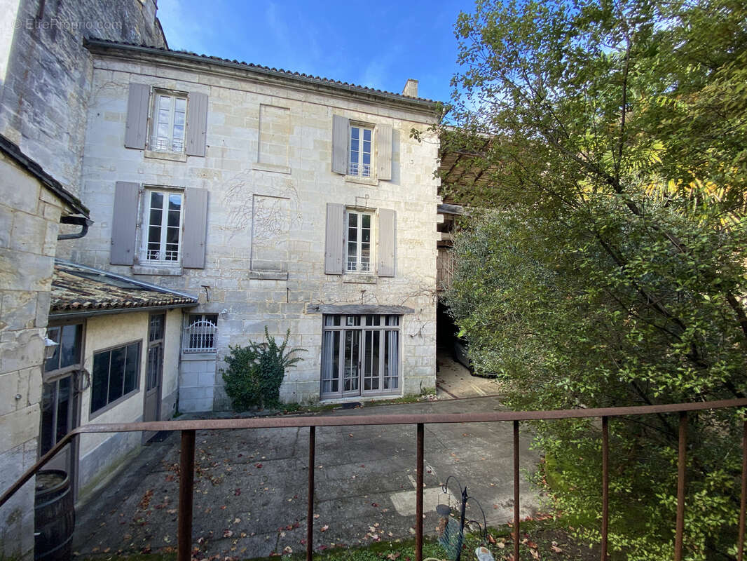 Maison à CHATEAUNEUF-SUR-CHARENTE