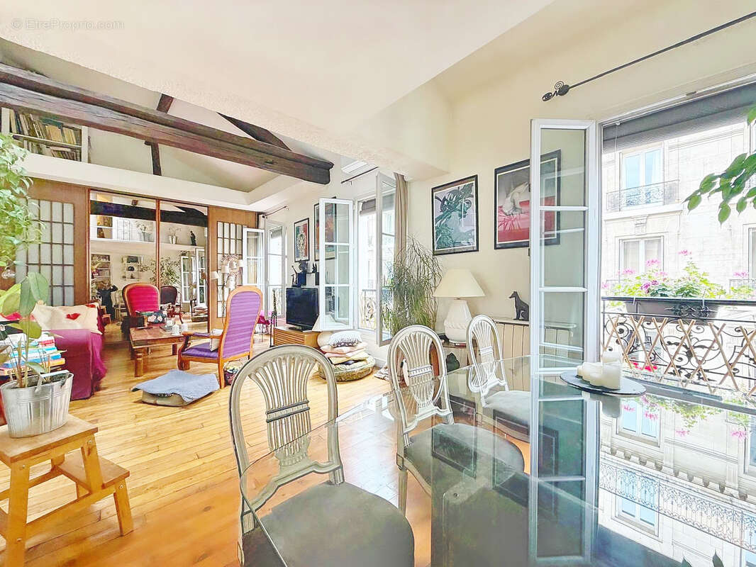 Appartement à PARIS-10E