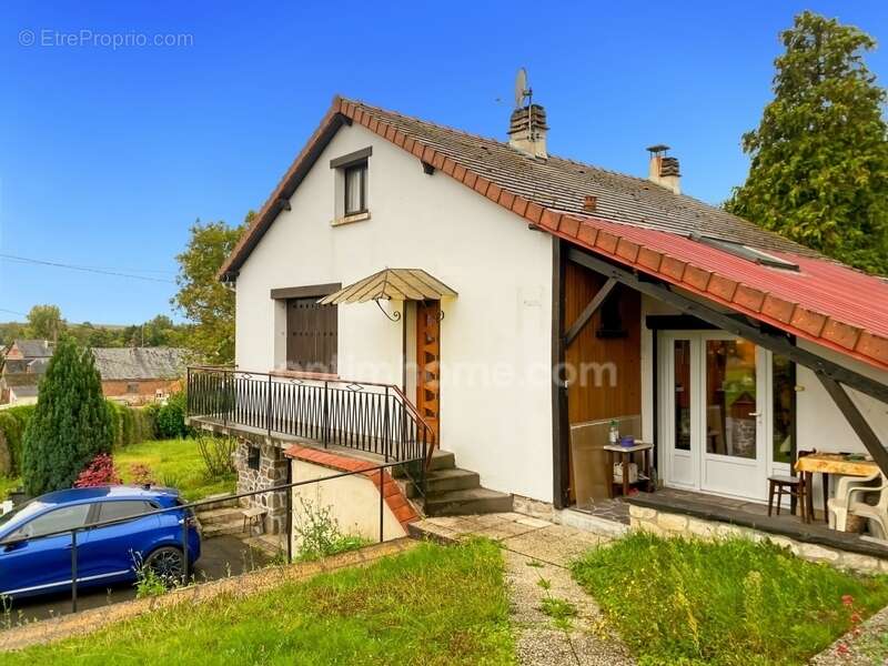 Maison à TAVAUX-ET-PONTSERICOURT