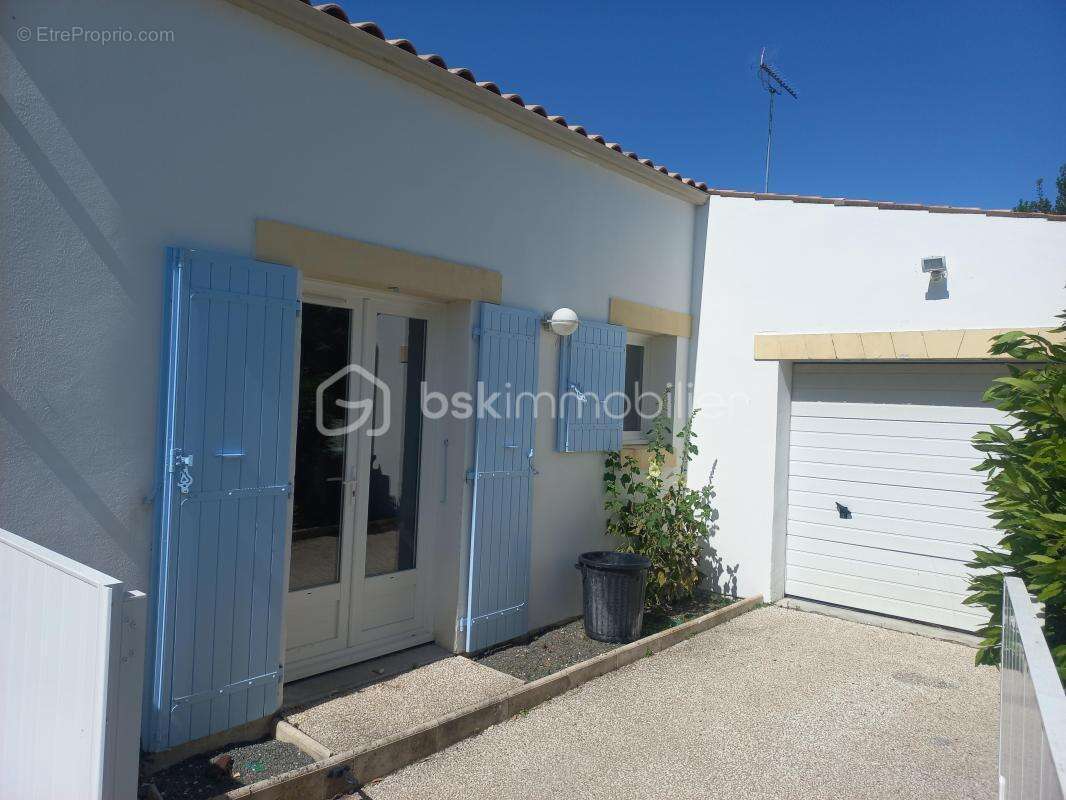 Plain-pied avec 3 chambres - Garage - Piscine - photo 11