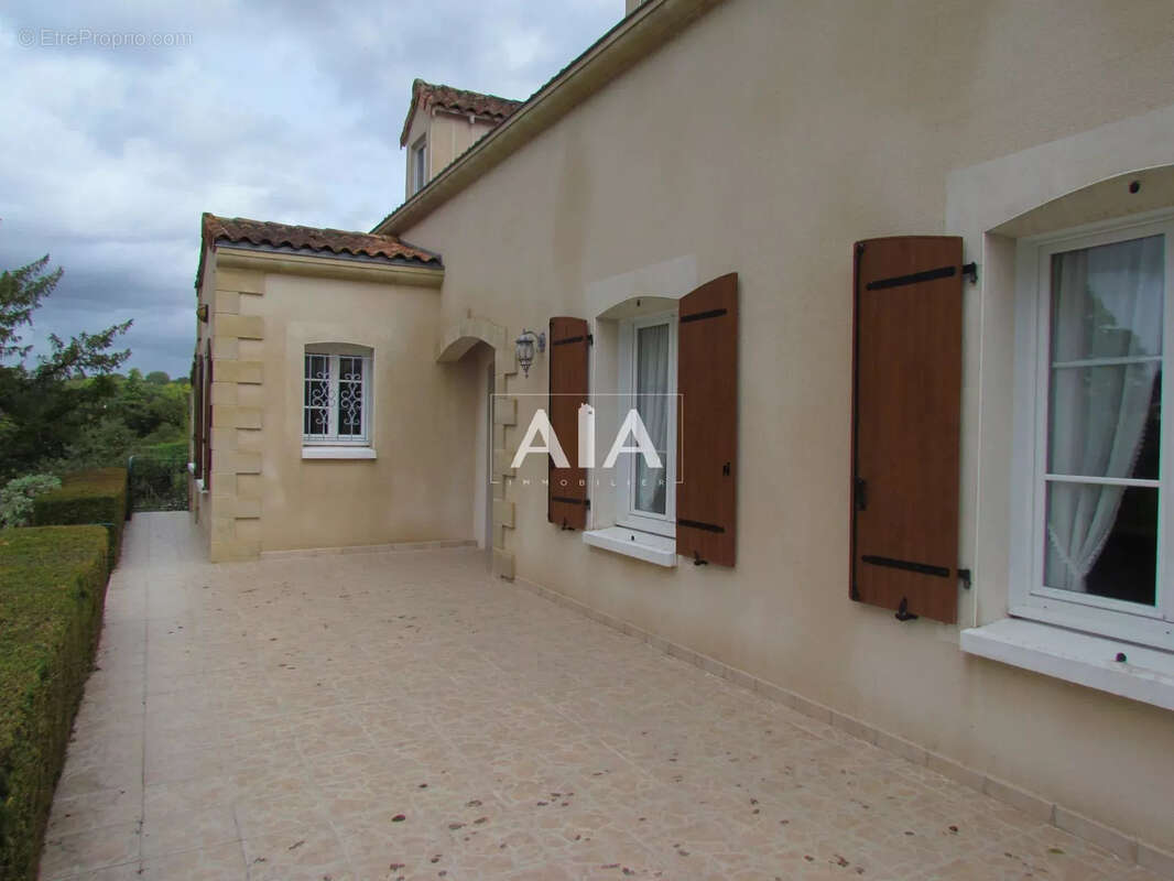 Maison à RUFFEC
