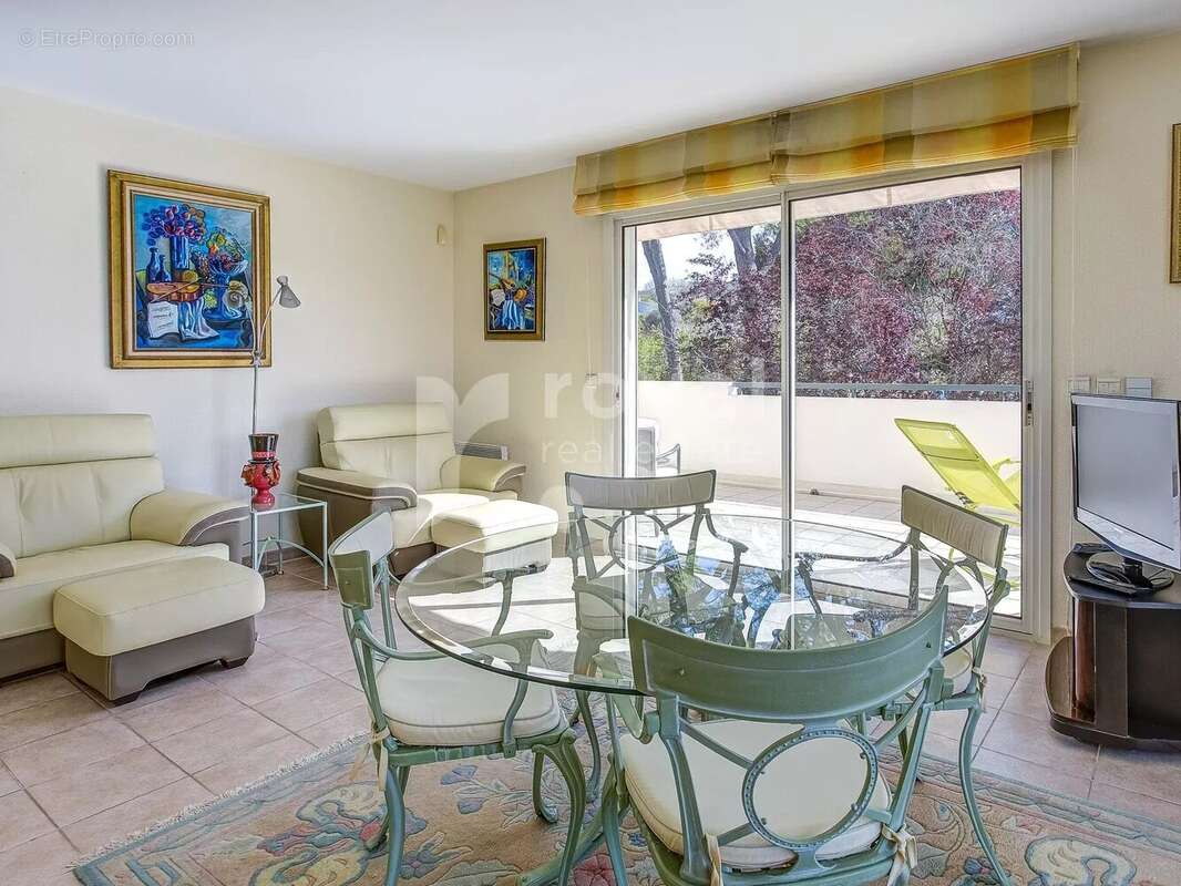 Appartement à MOUGINS