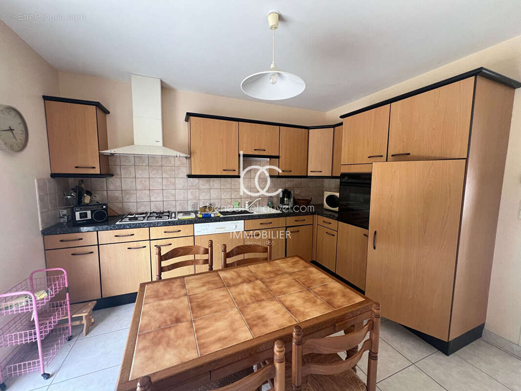 VENTE Maison 4 Chambres  Proche Plage & Suscinio  Beaux Volumes  SARZEAU Océan (56370) - photo 3