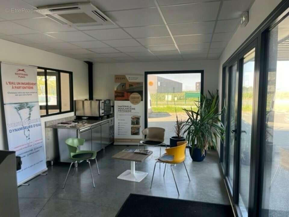 Commerce à POMPIGNAC