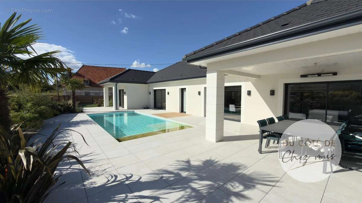 Maison à LE PAVILLON-SAINTE-JULIE