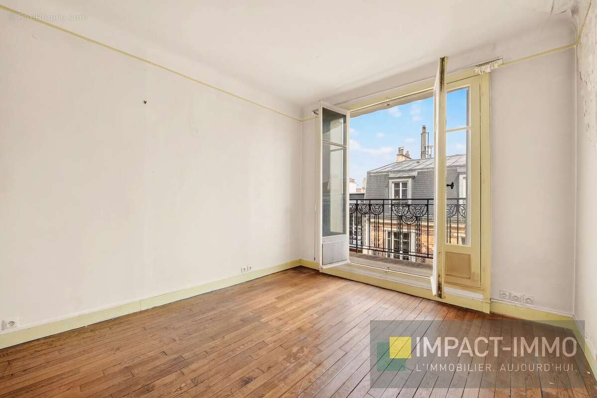 Appartement à COURBEVOIE