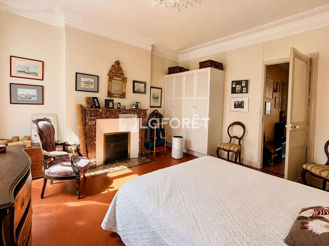 Appartement à MARSEILLE-1E