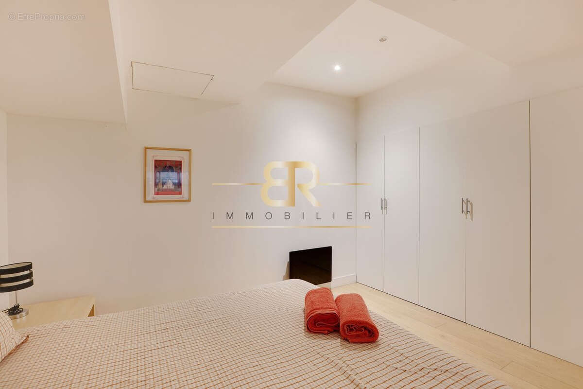 Appartement à PARIS-3E