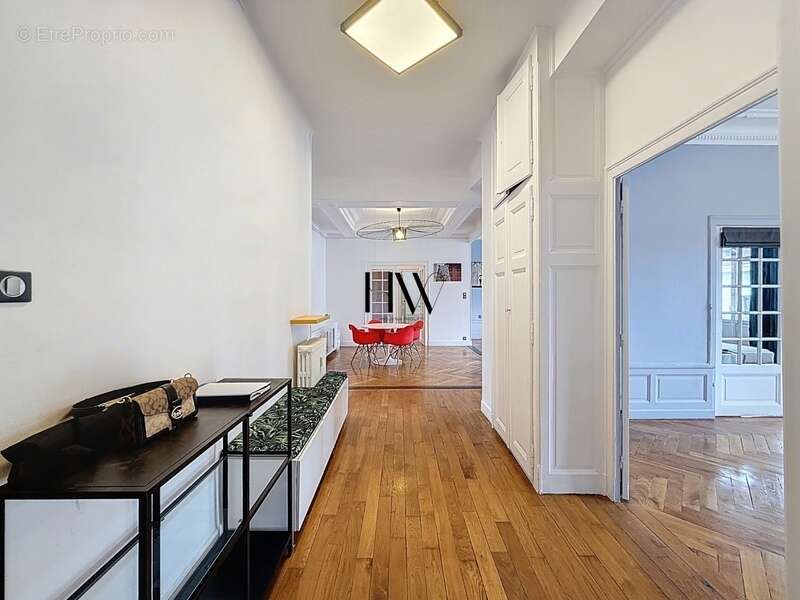 Appartement haussmannien de 161 m² – Centre-ville d’Annemasse – Idéal frontalier Genève - photo 2