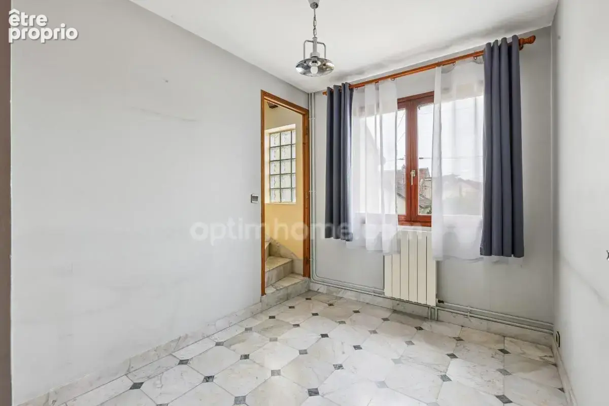 Maison familiale 129 m² habitables + sous-sol total – Terrain 365 m² - photo 9