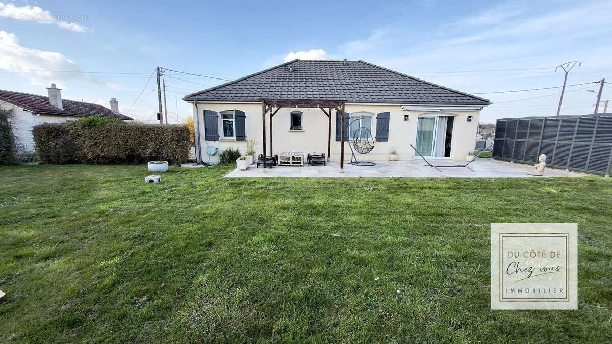 Maison à VOUE