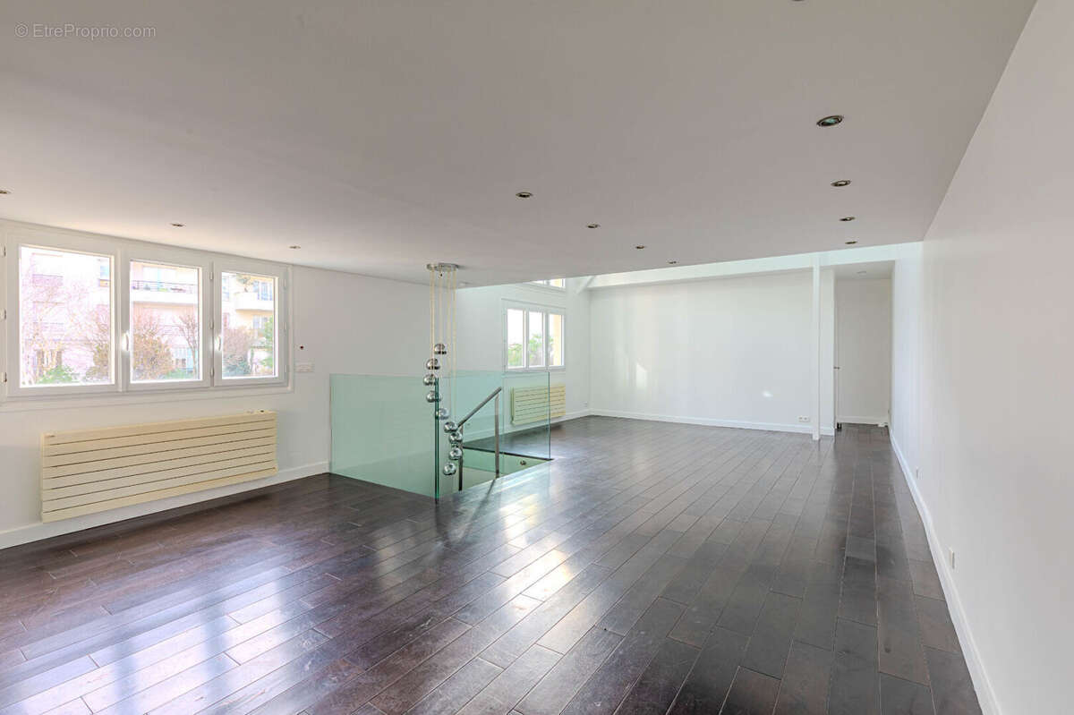 Appartement à PARIS-20E