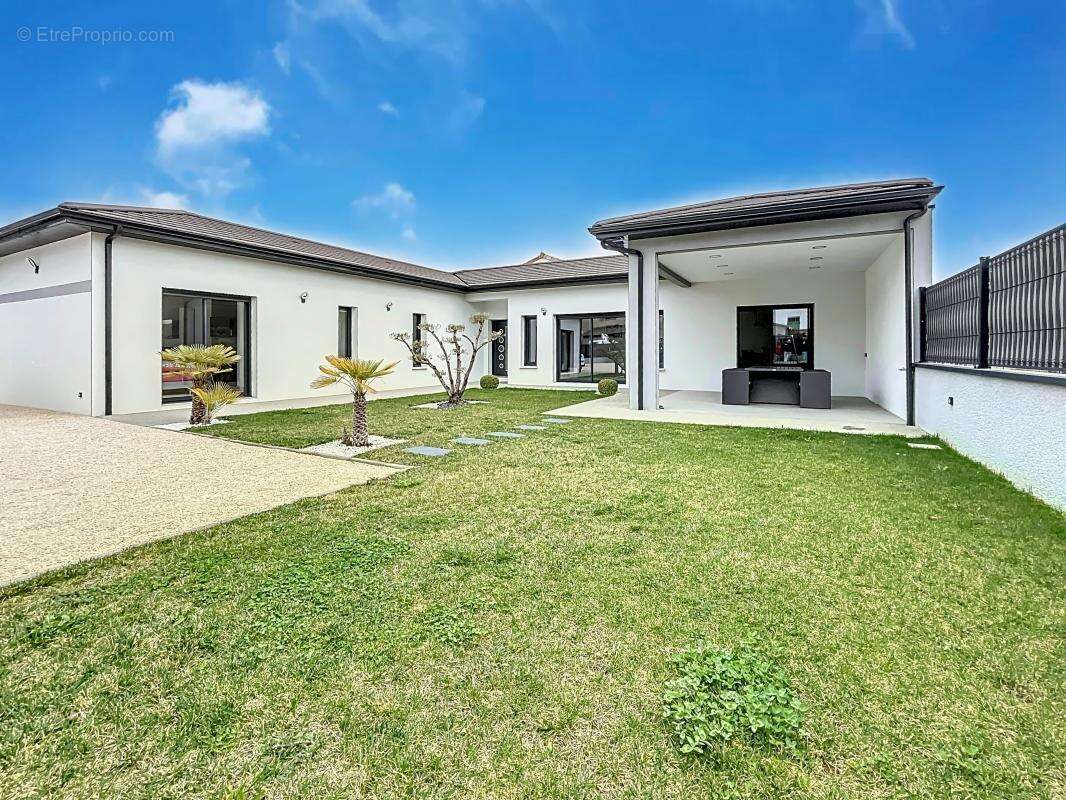 Maison à SAINT-PAUL-LES-ROMANS