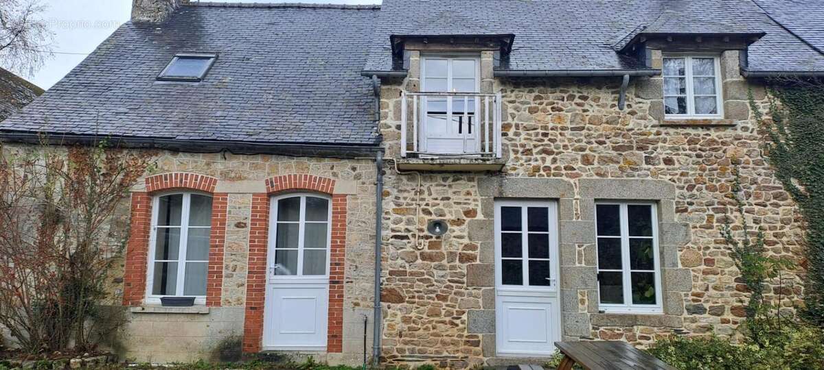 Maison à SAINT-LEONARD-DES-BOIS