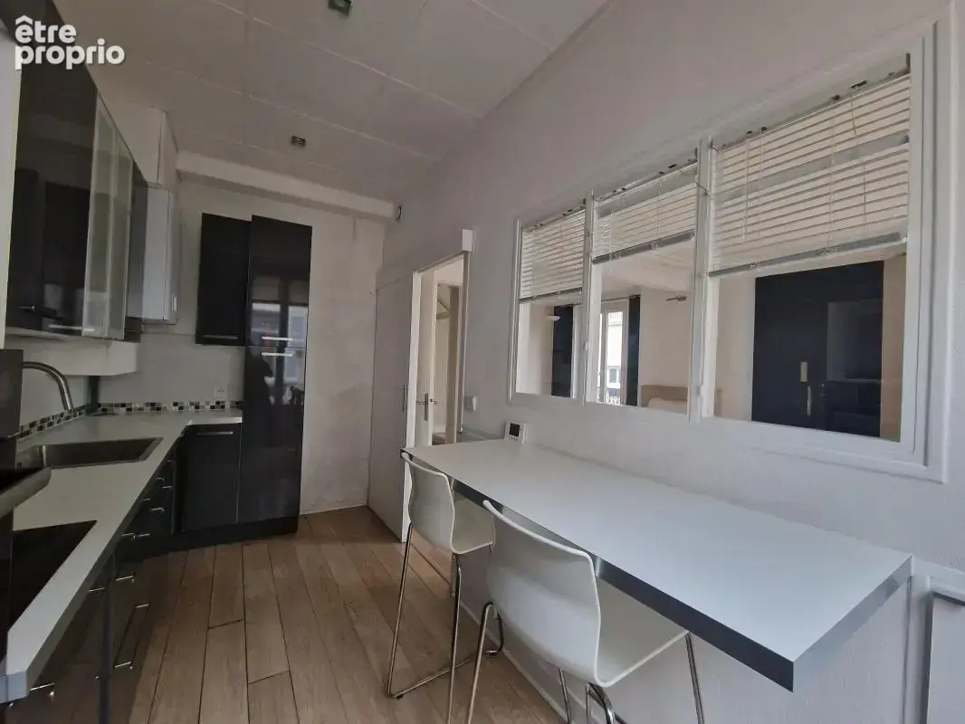 Appartement de 112m² habitables en hyper centre de Lagny-sur-Marne, lumineux, entrée, grand séjour avec balcon, cuisine équipée, - photo 8