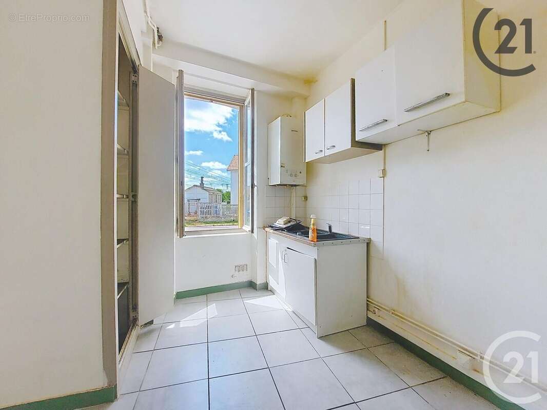 Autre à BRIENON-SUR-ARMANCON