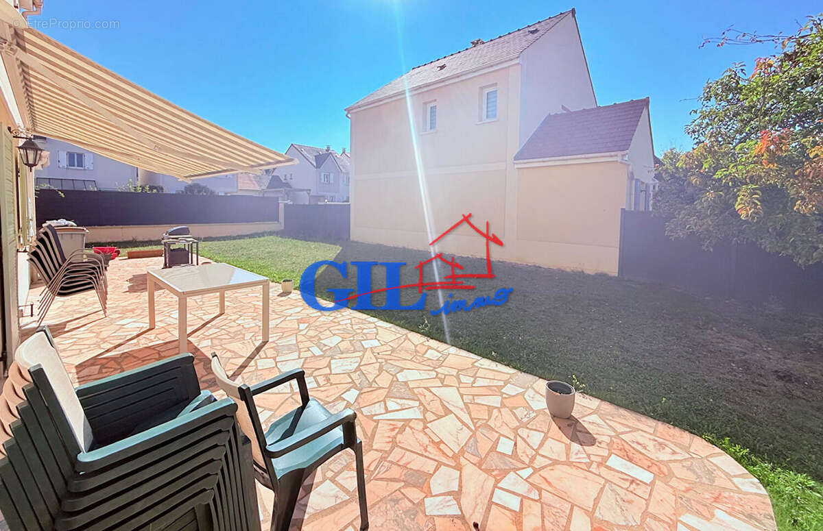 Maison à SAVIGNY-LE-TEMPLE